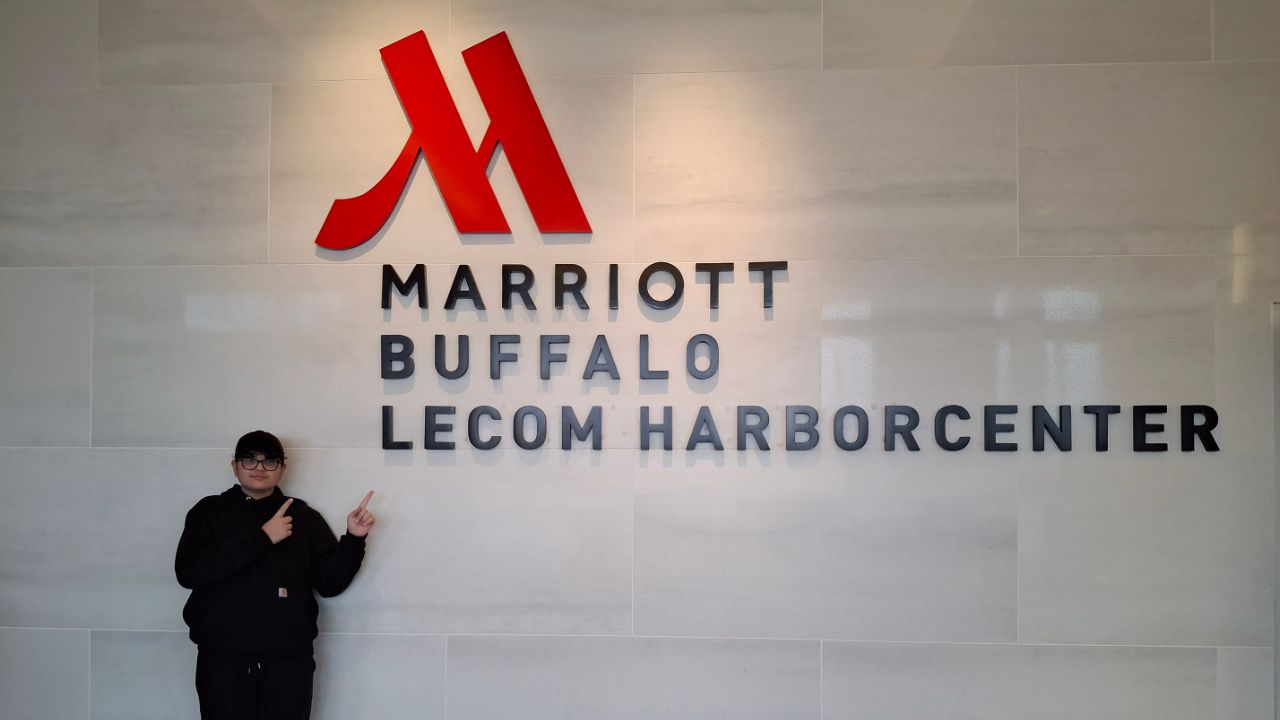 Hotel Review: Buffalo Marriott at LECOM HARBORCENTER – Waterfront Views, Ice Rinks & Prime Downtown Access